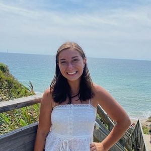 Meet your Posher, Becca